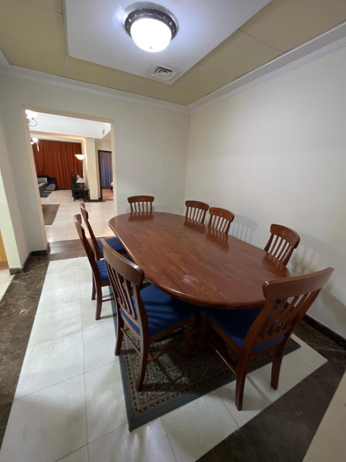 Al Abbas Tower Apartment Манама Екстериор снимка